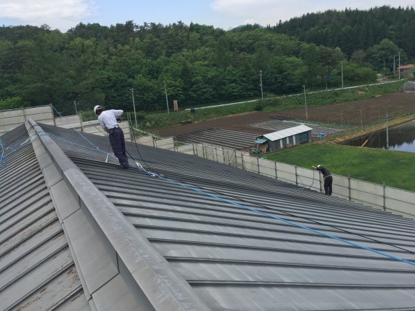 体育館屋根塗装　水洗い